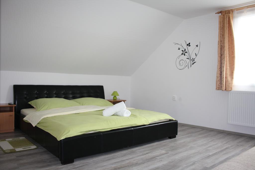 Berkes Vendeghaz Bed & Breakfast Badacsonytordemic Room photo